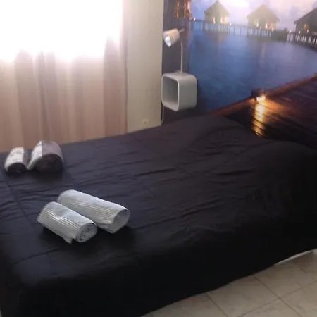 Hébergement de vacances Bord De 8pers Piscine Au Sel Chauffée *