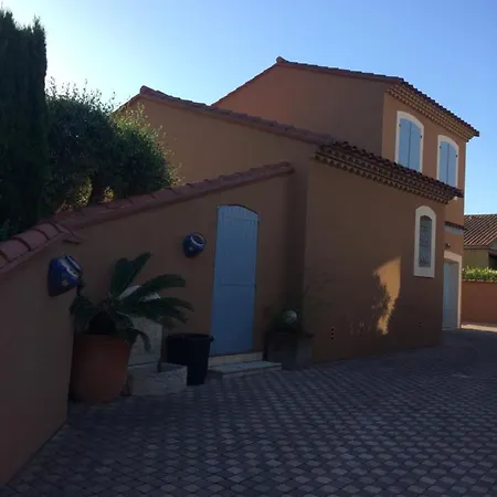 Hébergement de vacances Bord De 8pers Piscine Au Sel Chauffée