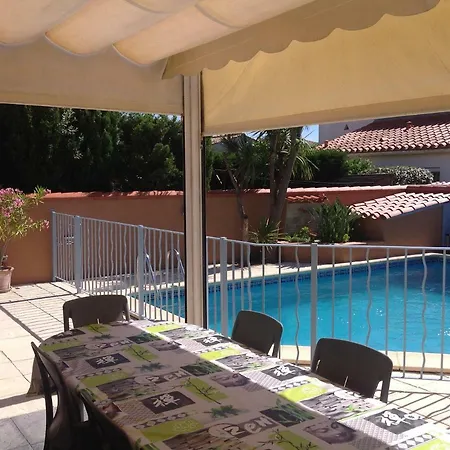 Bord De 8pers Piscine Au Sel Chauffée Saint-Cyprien (Pyrenees-Orientales)