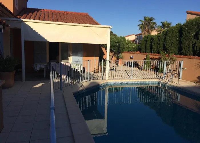 Bord De 8pers Piscine Au Sel Chauffee *
