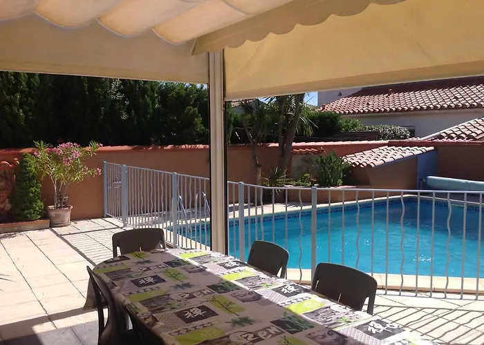 Bord De 8pers Piscine Au Sel Chauffee Saint-Cyprien